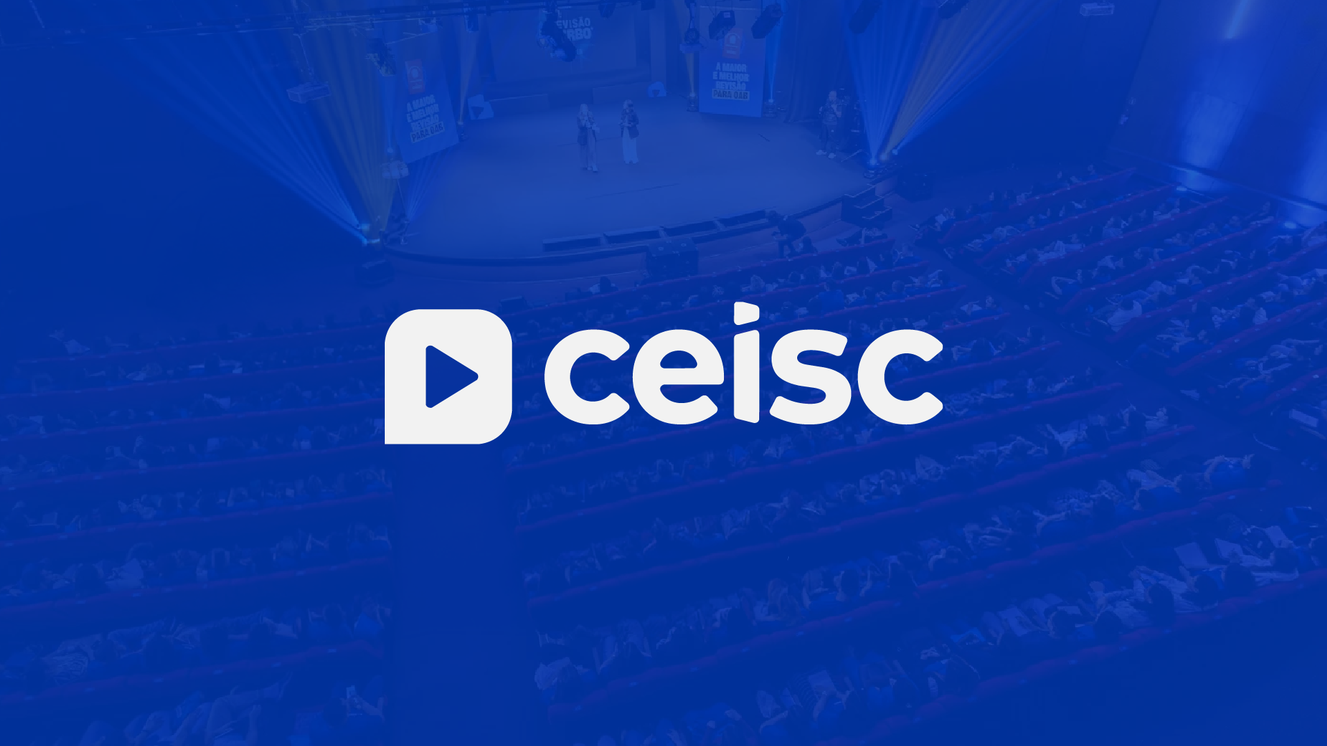 Capa do case Ceisc: wordmark ceisc sobre foto do evento Revisão Turbo.